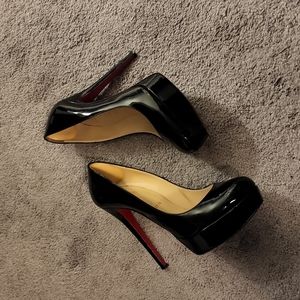 AUTHENTIC CHRISTIAN LOUBOUTIN Bianca pumps